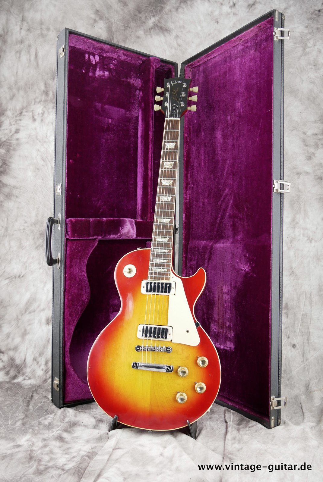 Gibson-Les-Paul Deluxe-1973-cherry-sunburst-019.JPG